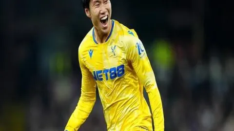 “罗甲劲旅赫曼施塔特，14胜10惊险战果，能否逆袭成功，绝地求生？！”